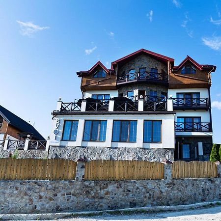 Svoi Hotel Palyanytsya Bagian luar foto