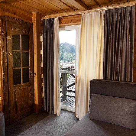 Svoi Hotel Palyanytsya Bagian luar foto