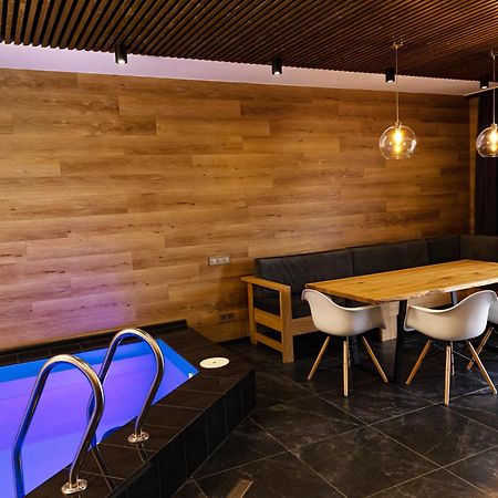 Svoi Hotel Palyanytsya Bagian luar foto