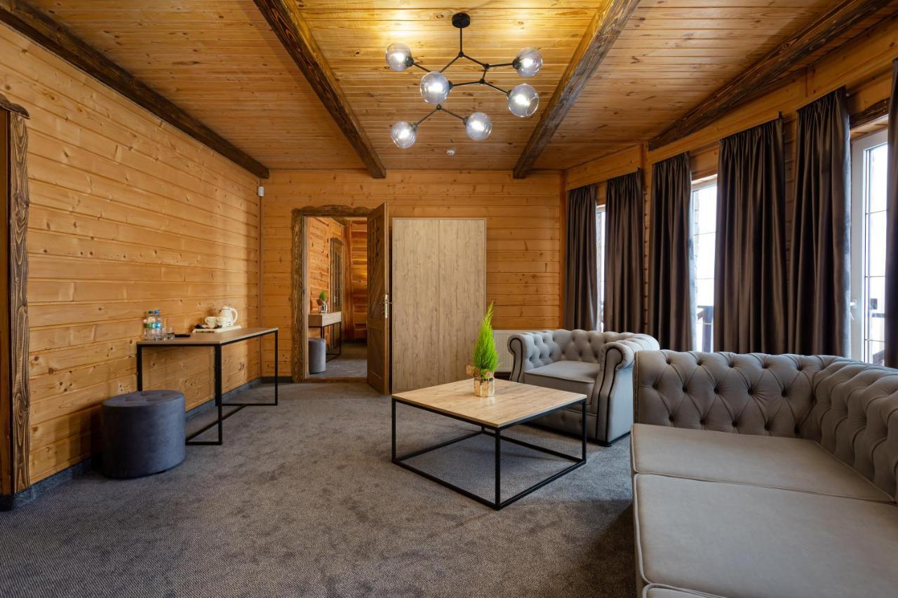 Svoi Hotel Palyanytsya Bagian luar foto