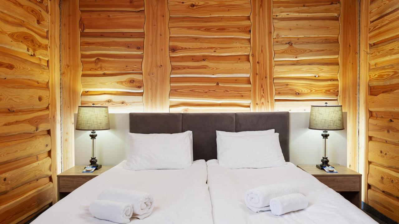 Svoi Hotel Palyanytsya Bagian luar foto