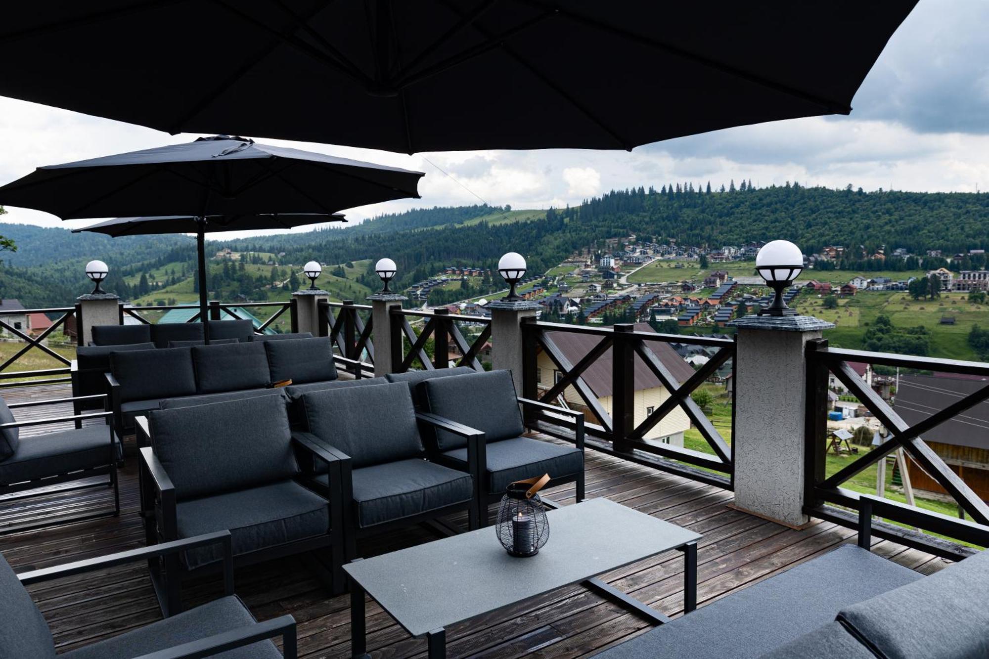 Svoi Hotel Palyanytsya Bagian luar foto