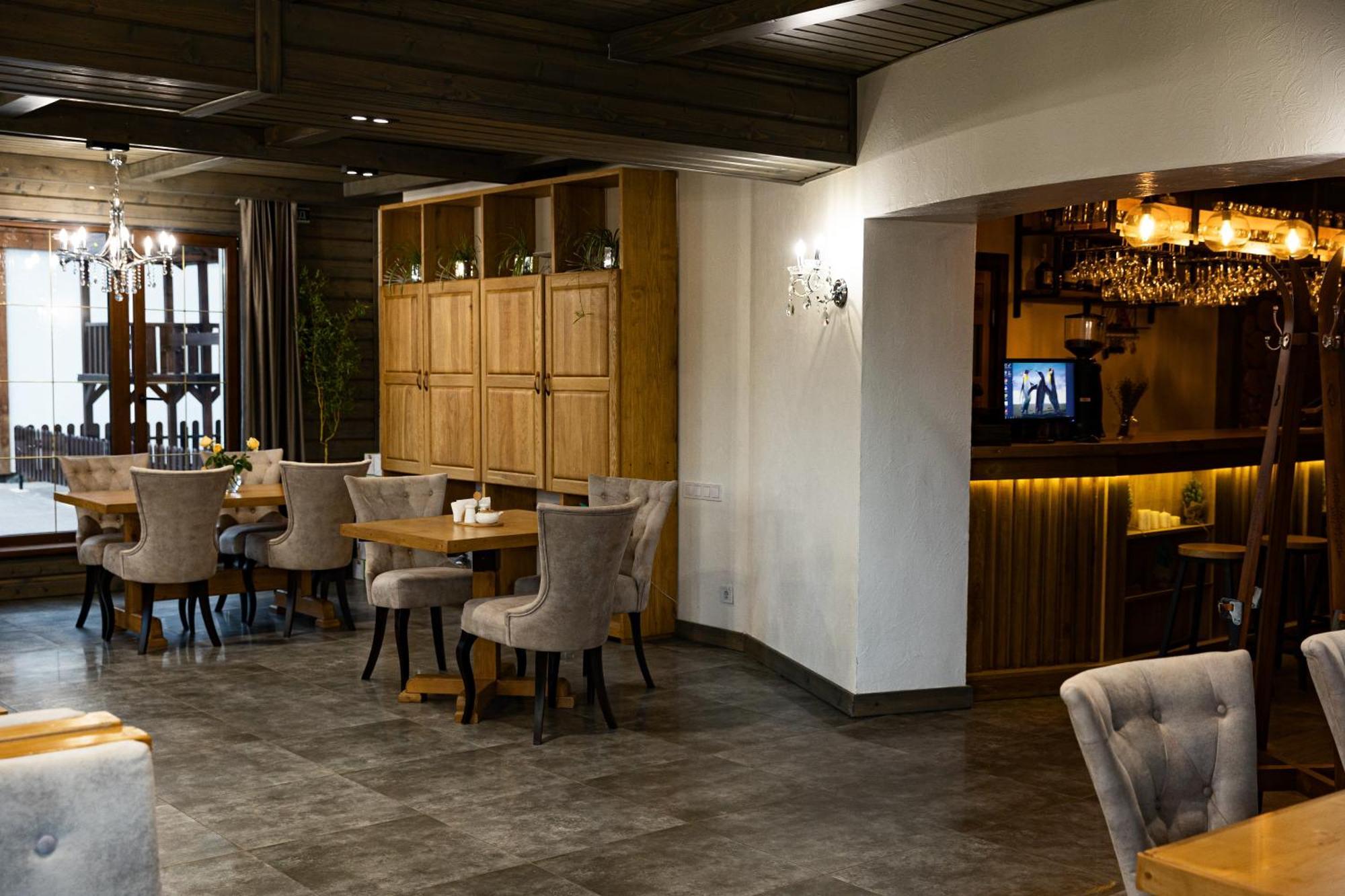 Svoi Hotel Palyanytsya Bagian luar foto