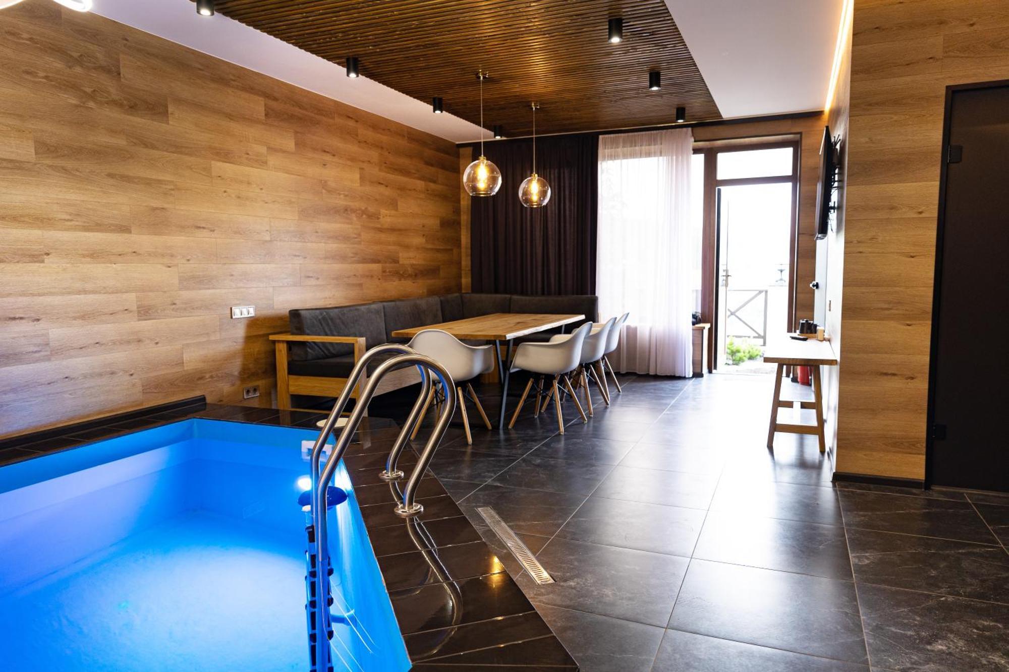 Svoi Hotel Palyanytsya Bagian luar foto